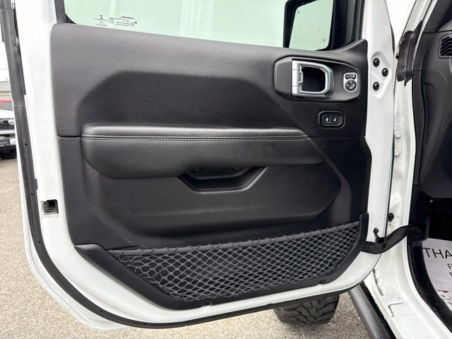 Used 2020 Jeep Gladiator Overland AWD/4WD image 23