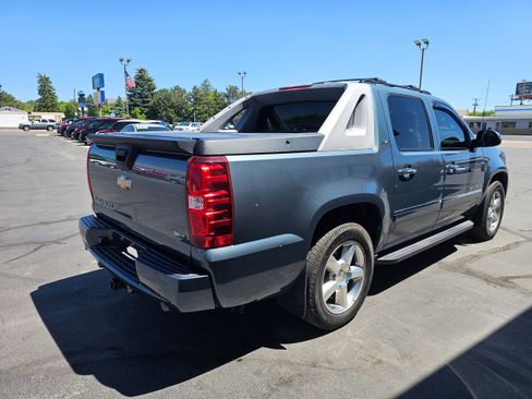 Used 2011 Chevrolet Avalanche LTZ AWD/4WD image 6