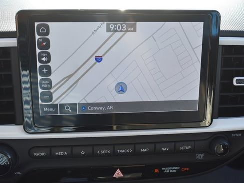 Used 2024 Hyundai Venue Limited image 24