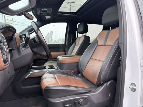 Used 2020 Chevrolet Silverado 1500 High Country w/ Technology Package image 8