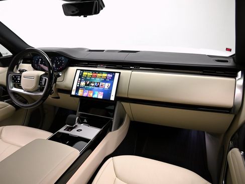 Used 2025 Land Rover Range Rover Long Wheelbase Autobiography image 30