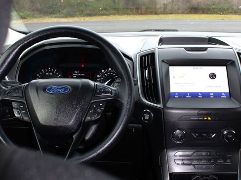 Used 2020 Ford Edge SE image 20