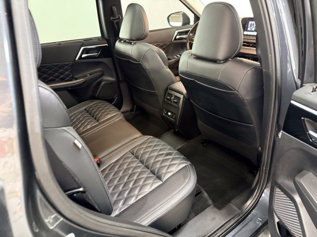 Used 2025 Mitsubishi Outlander 4WD Plug-In Hybrid image 36