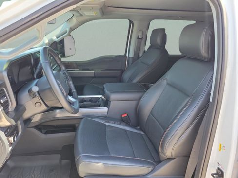 Used 2024 Ford F250 Lariat w/ Sport Appearance Package image 8