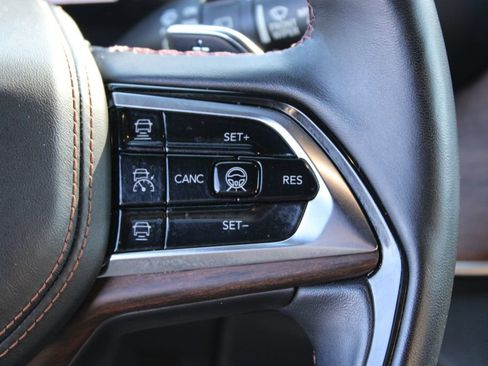 Used 2021 Jeep Grand Cherokee L Summit w/ Advanced Protech Group IV AWD/4WD image 32