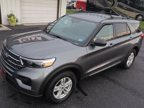 Used 2023 Ford Explorer XLT AWD/4WD image 23