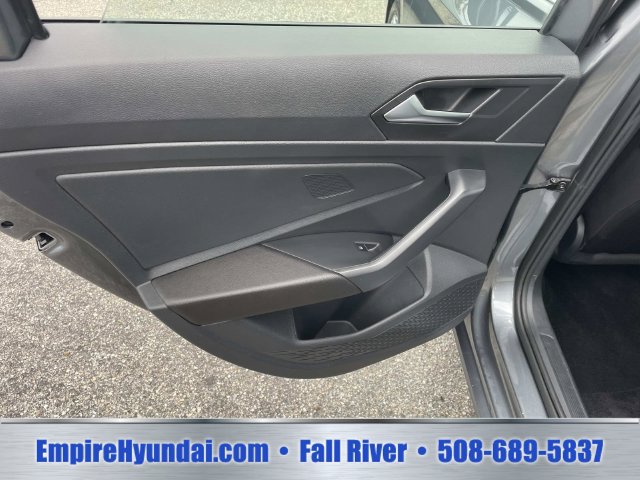 Used 2024 Volkswagen Jetta SE FWD image 16