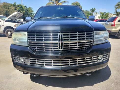 Used 2008 Lincoln Navigator Sport Utility 4D image 2