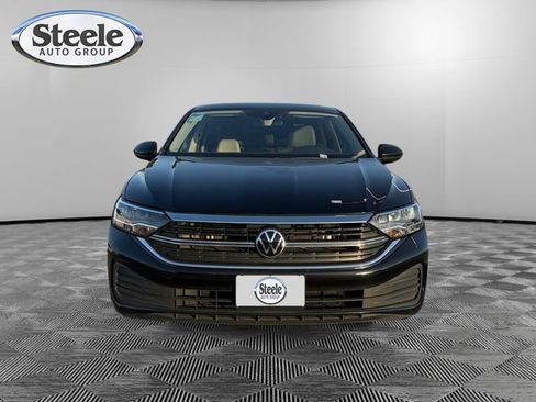 New 2024 Volkswagen Jetta SE image 8