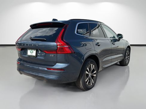 Used 2023 Volvo XC60 B5 Core AWD/4WD image 5