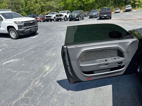 Used 2010 Dodge Challenger SRT8 RWD image 13