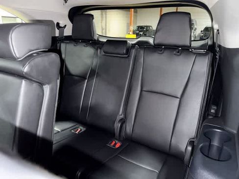 Used 2023 Toyota Highlander Limited AWD/4WD image 18