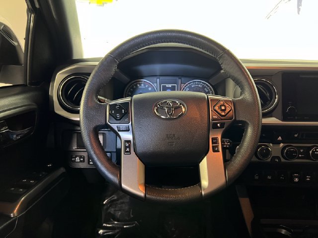 Used 2018 Toyota Tacoma Limited AWD/4WD image 15