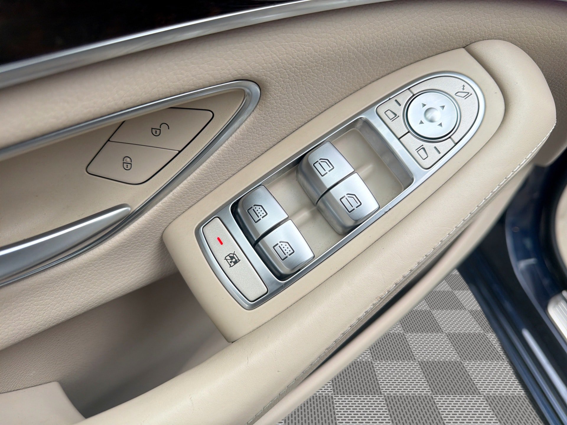Used 2020 Mercedes-Benz S 560 4MATIC Sedan image 15