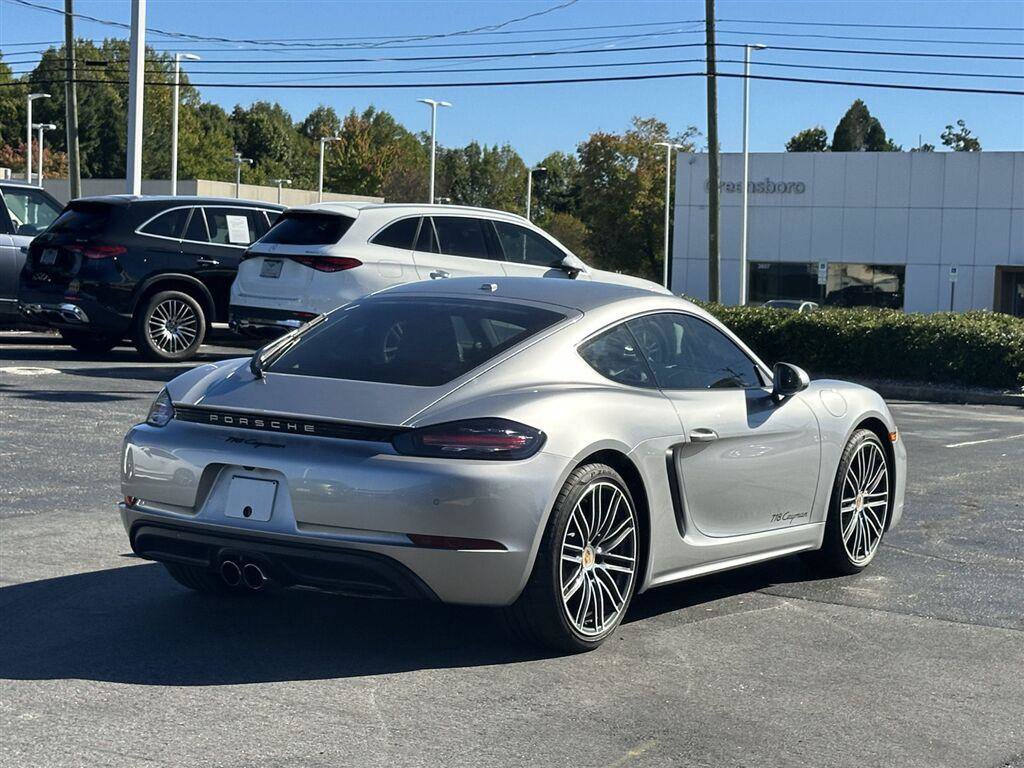 Used 2024 Porsche 718 Cayman RWD image 5