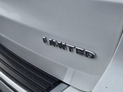 Used 2022 Jeep Grand Cherokee Limited image 36