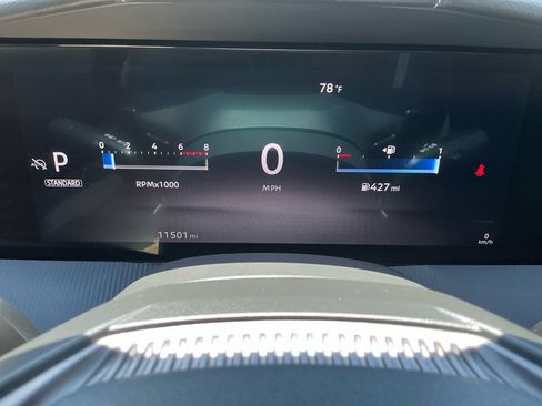 Used 2025 Nissan Murano SV AWD/4WD image 29