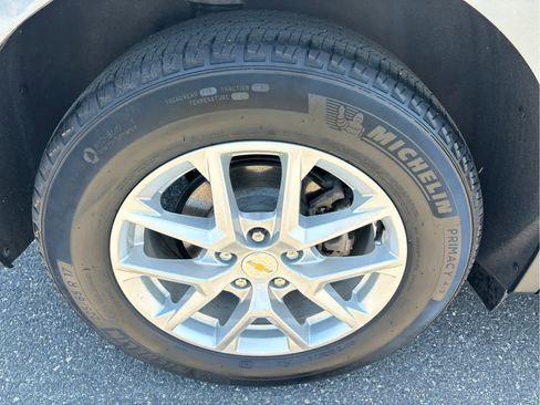 Certified 2024 Chevrolet Equinox LT w/ LPO, Floor Liner Package FWD image 23