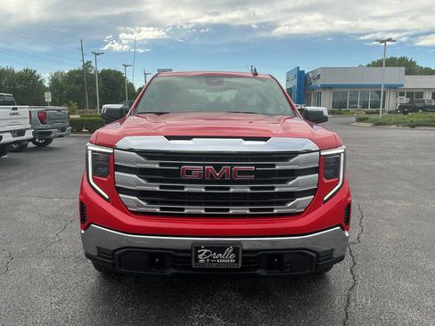 Used 2022 GMC Sierra 1500 SLE AWD/4WD image 2