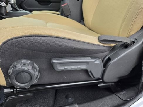 Used 2022 Jeep Gladiator Sport AWD/4WD image 23