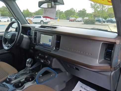 Used 2023 Ford Bronco Outer Banks AWD/4WD image 32