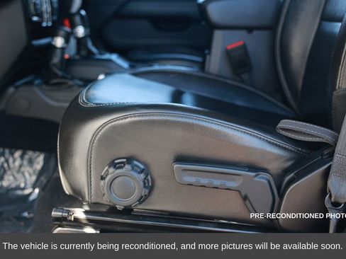 Used 2022 Jeep Wrangler Unlimited Sahara image 22