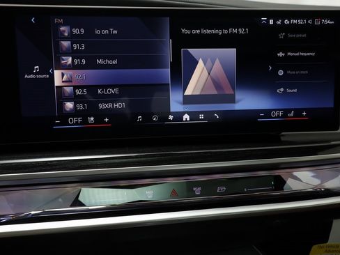 New 2026 BMW 750e xDrive w/ Executive Package image 10