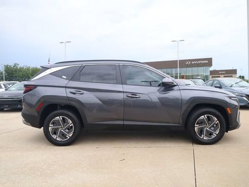 Used 2025 Hyundai Tucson Blue AWD/4WD image 5