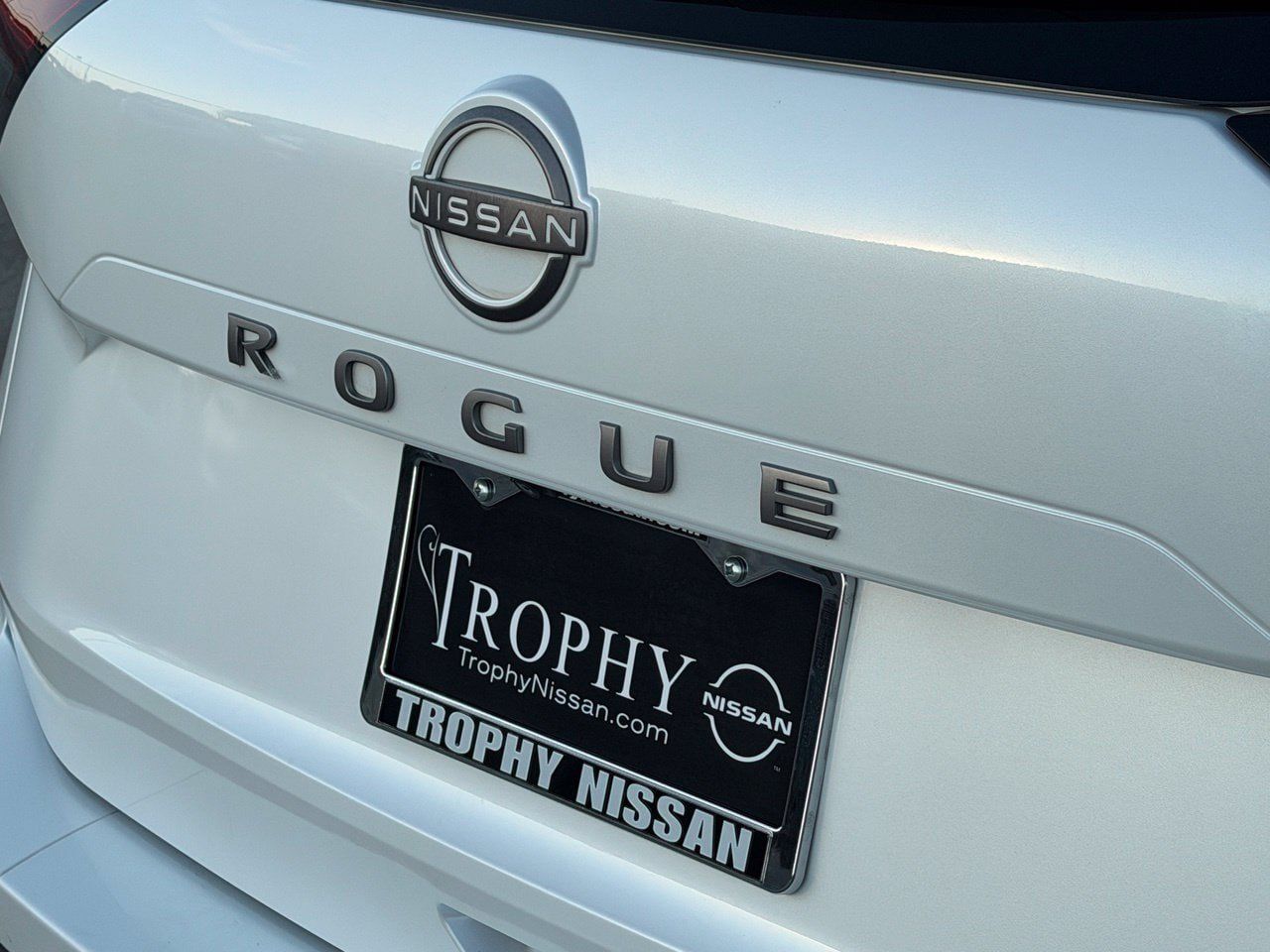 Certified 2024 Nissan Rogue SV FWD image 7
