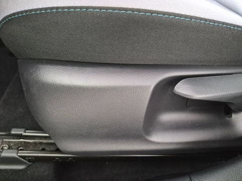 Used 2022 Toyota Prius LE FWD image 22