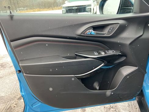 Used 2025 Chevrolet Trax RS w/ Driver Confidence Package image 15