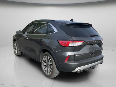 Used 2020 Ford Escape Titanium image 6