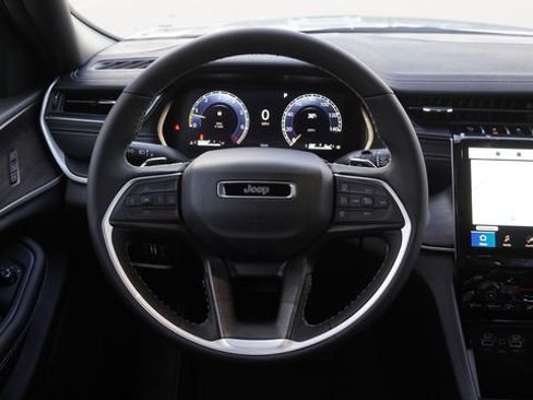 New 2025 Jeep Grand Cherokee Limited AWD/4WD image 16