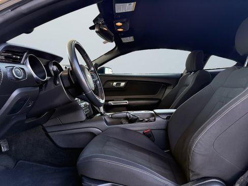 Used 2018 Ford Mustang Coupe image 10