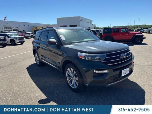 Used 2023 Ford Explorer XLT w/ Equipment Group 202A AWD/4WD image 8