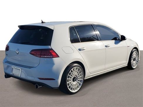 Used 2019 Volkswagen GTI SE image 4