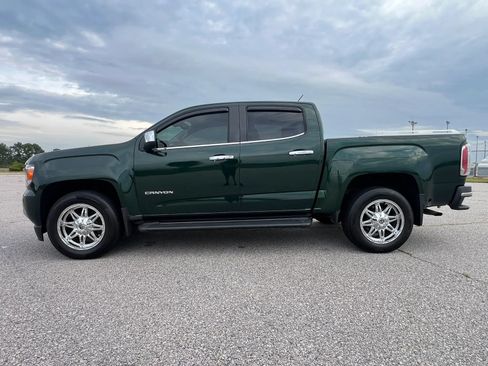 Used 2016 GMC Canyon SLT w/ Driver Alert Package RWD image 4
