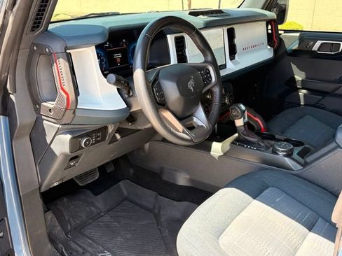 Used 2025 Ford Bronco Heritage Edition AWD/4WD image 12