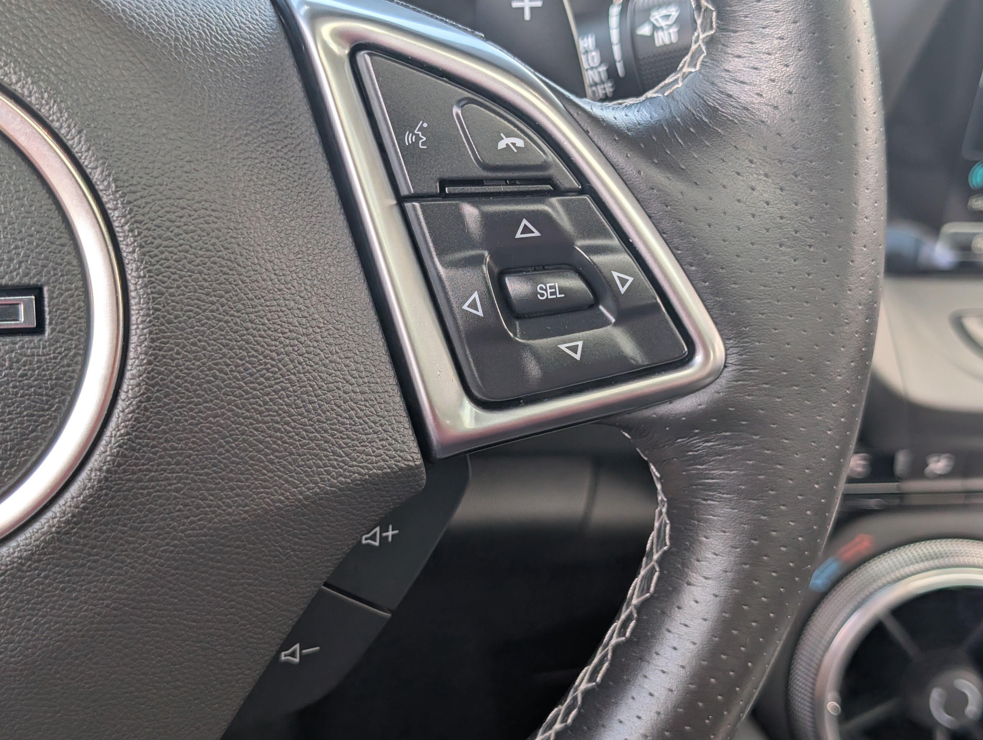 Used 2018 Chevrolet Camaro SS RWD image 24