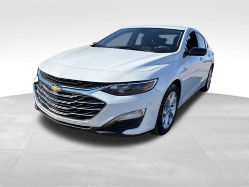 Used 2023 Chevrolet Malibu LT image 1