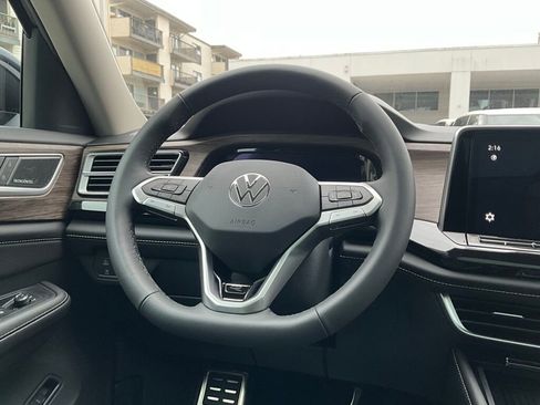 New 2026 Volkswagen Atlas SEL Premium R-Line image 24