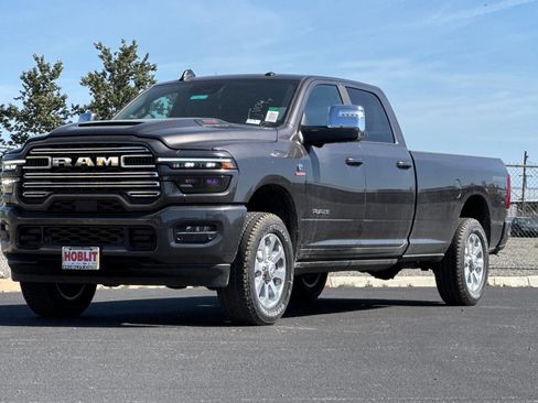 New 2026 RAM 2500 Laramie AWD/4WD image 7