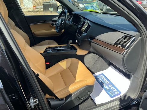 Used 2017 Volvo XC90 T6 Momentum w/ Vision Package image 19