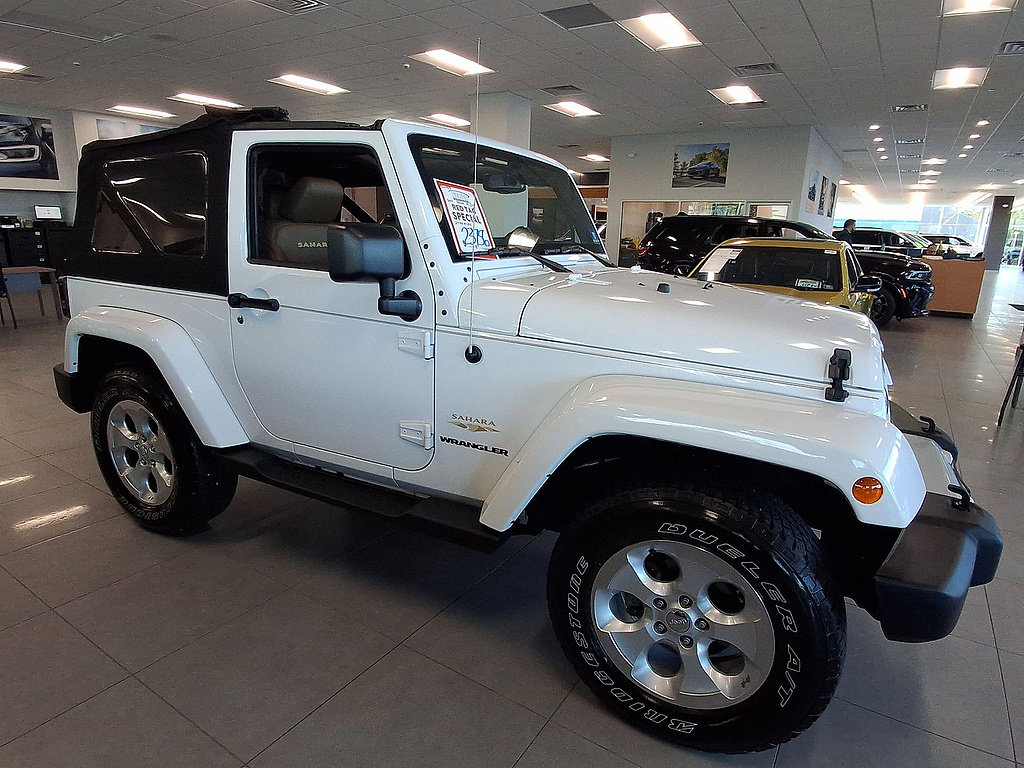 Used 2014 Jeep Wrangler Sahara w/ Dual Top Group AWD/4WD image 9