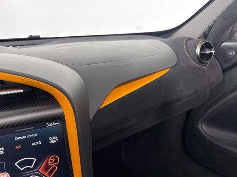 Used 2022 McLaren 720S Spider RWD image 30