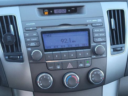 Used 2010 Hyundai Sonata GLS image 11