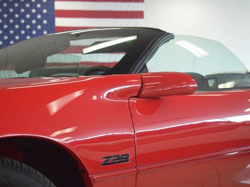 Used 2002 Chevrolet Camaro Z28 RWD image 16