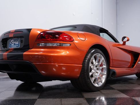 Used 2010 Dodge Viper SRT-10 image 24
