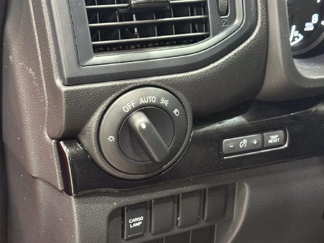 Used 2023 Nissan Titan SV RWD image 22