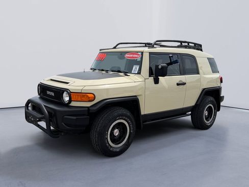 Used 2010 Toyota FJ Cruiser 4WD image 7